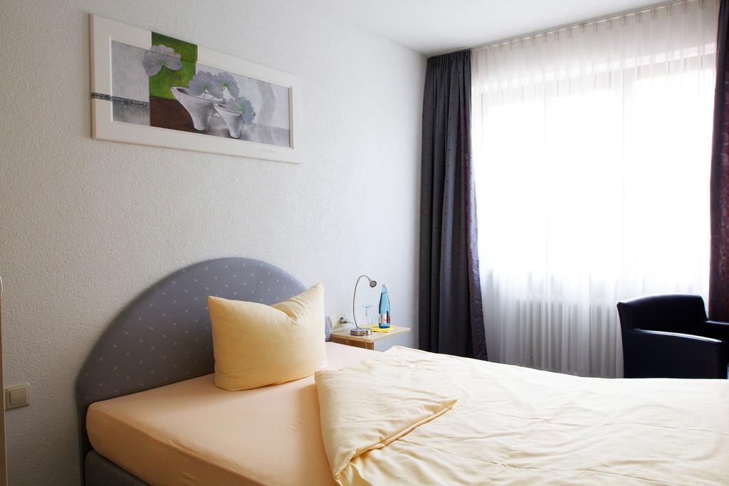 Hotel Restaurant Engel Pfaffenweiler Szoba fotó