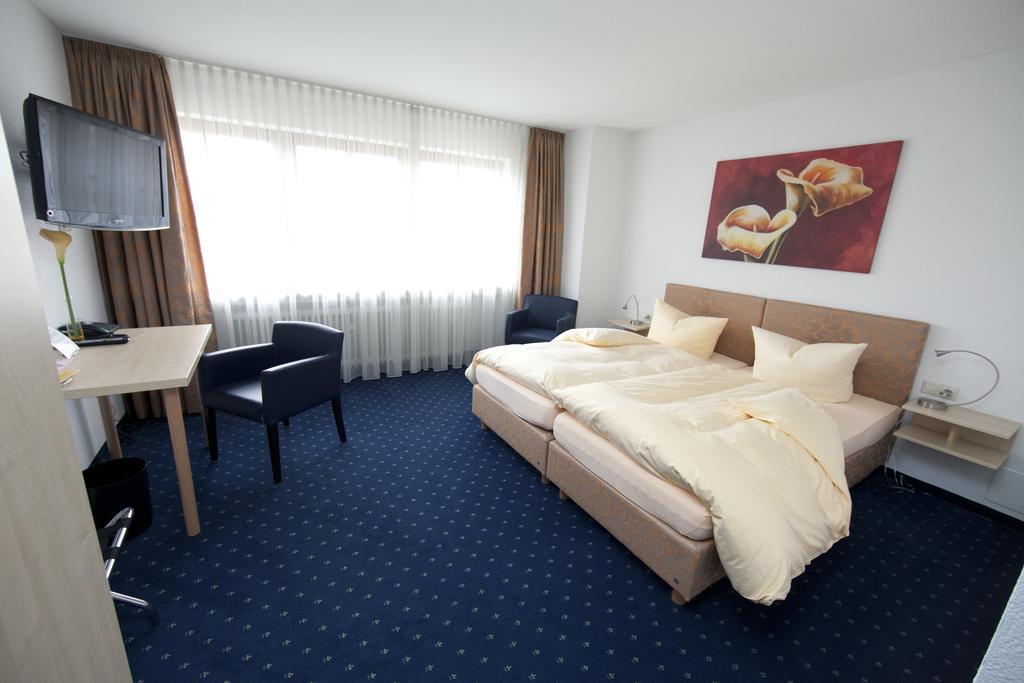 Hotel Restaurant Engel Pfaffenweiler Szoba fotó